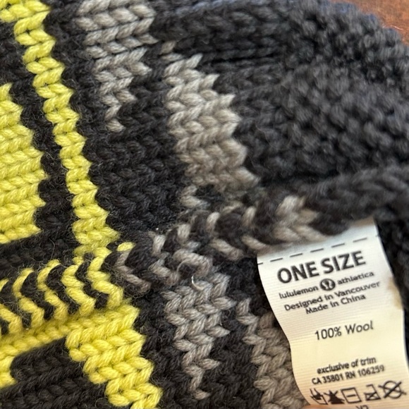 Rare Lululemon Knit Brimmed Beanie Hat - Picture 5 of 5